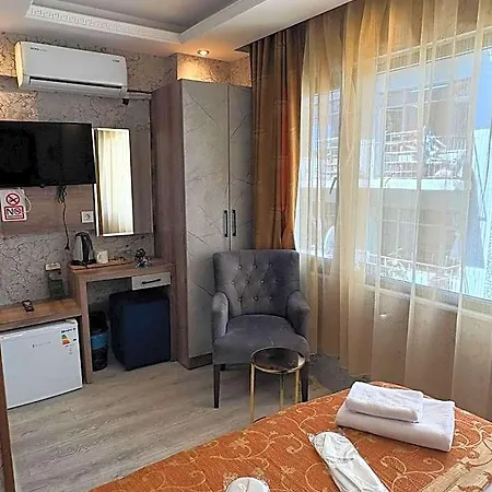 Peker Hotell 3*