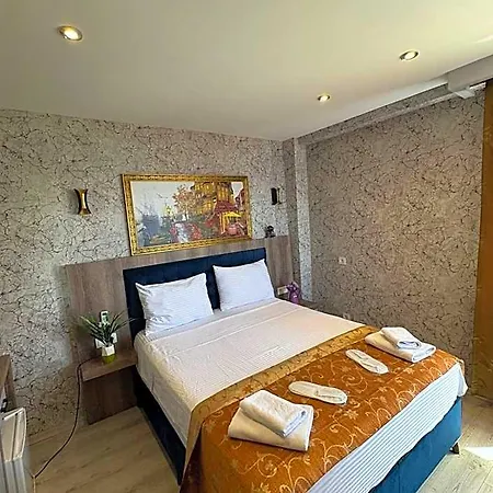 Peker Hotell 3*